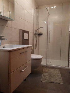 Badezimmer Dreibettzimmer